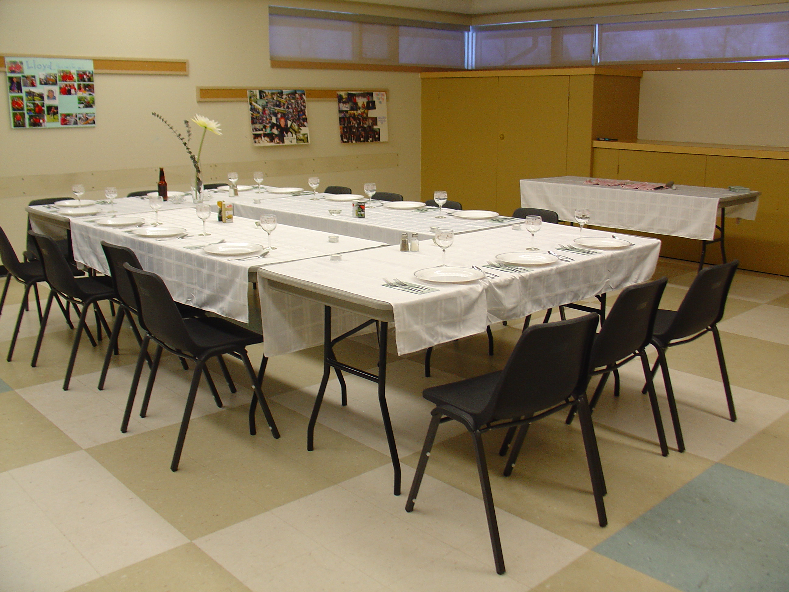 Main room with tables